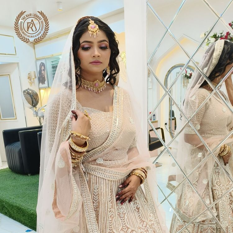 Thehairloungebyridaali